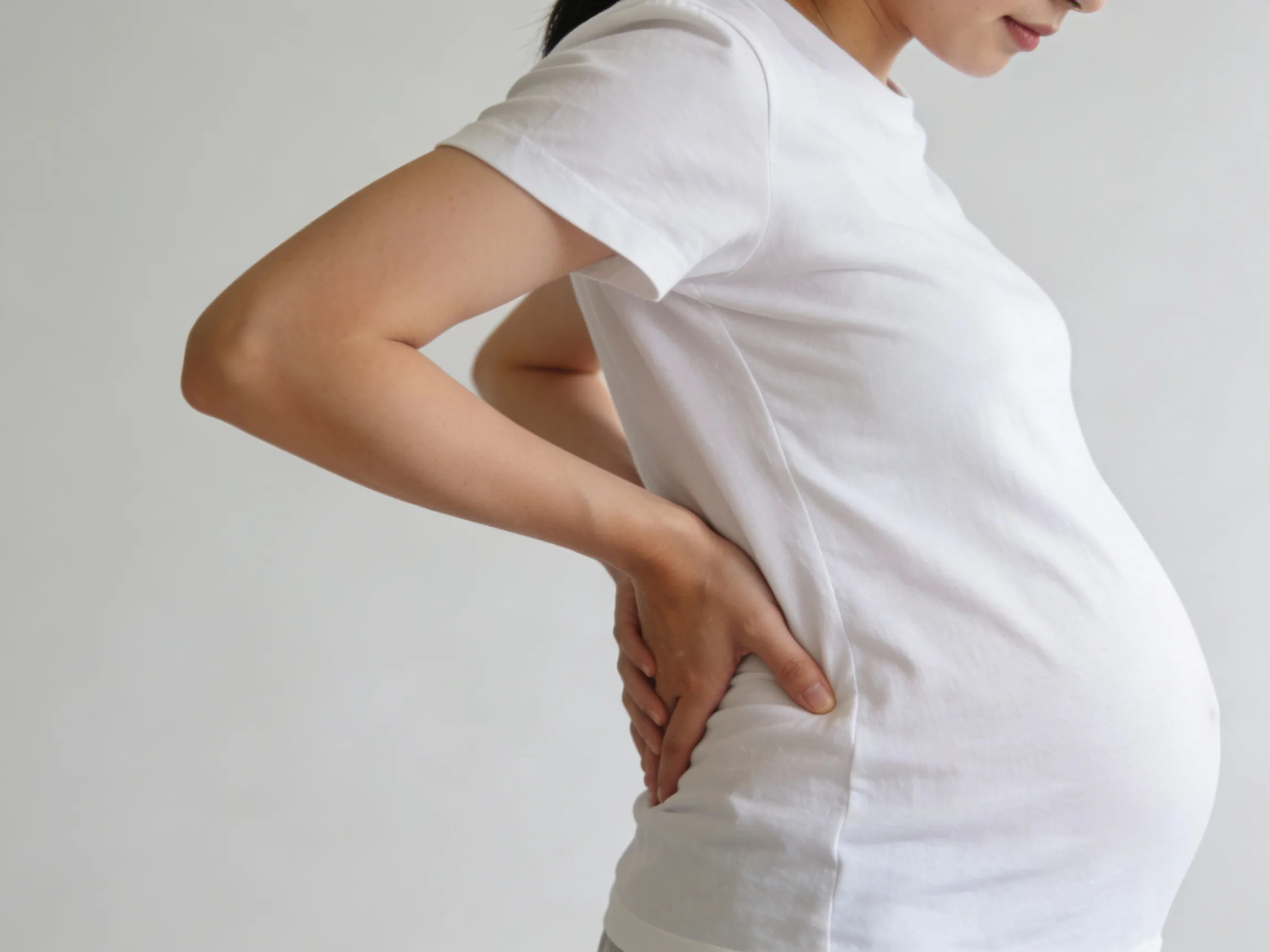 प्रेगनेंसी के पहले महीने में कमर दर्द