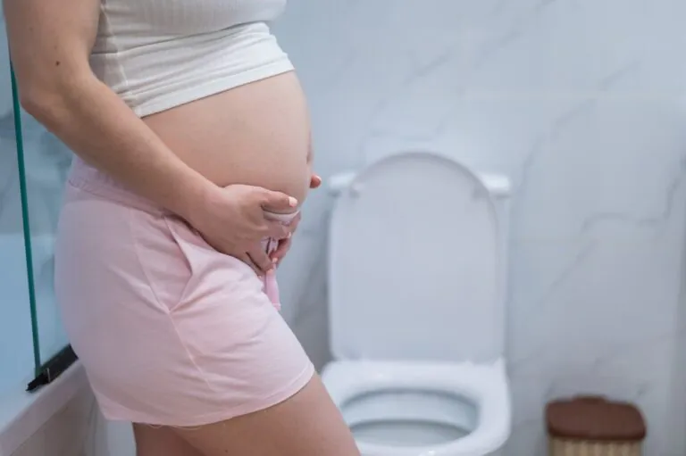 प्रेगनेंसी में बार-बार पेशाब आना कब शुरू होता है